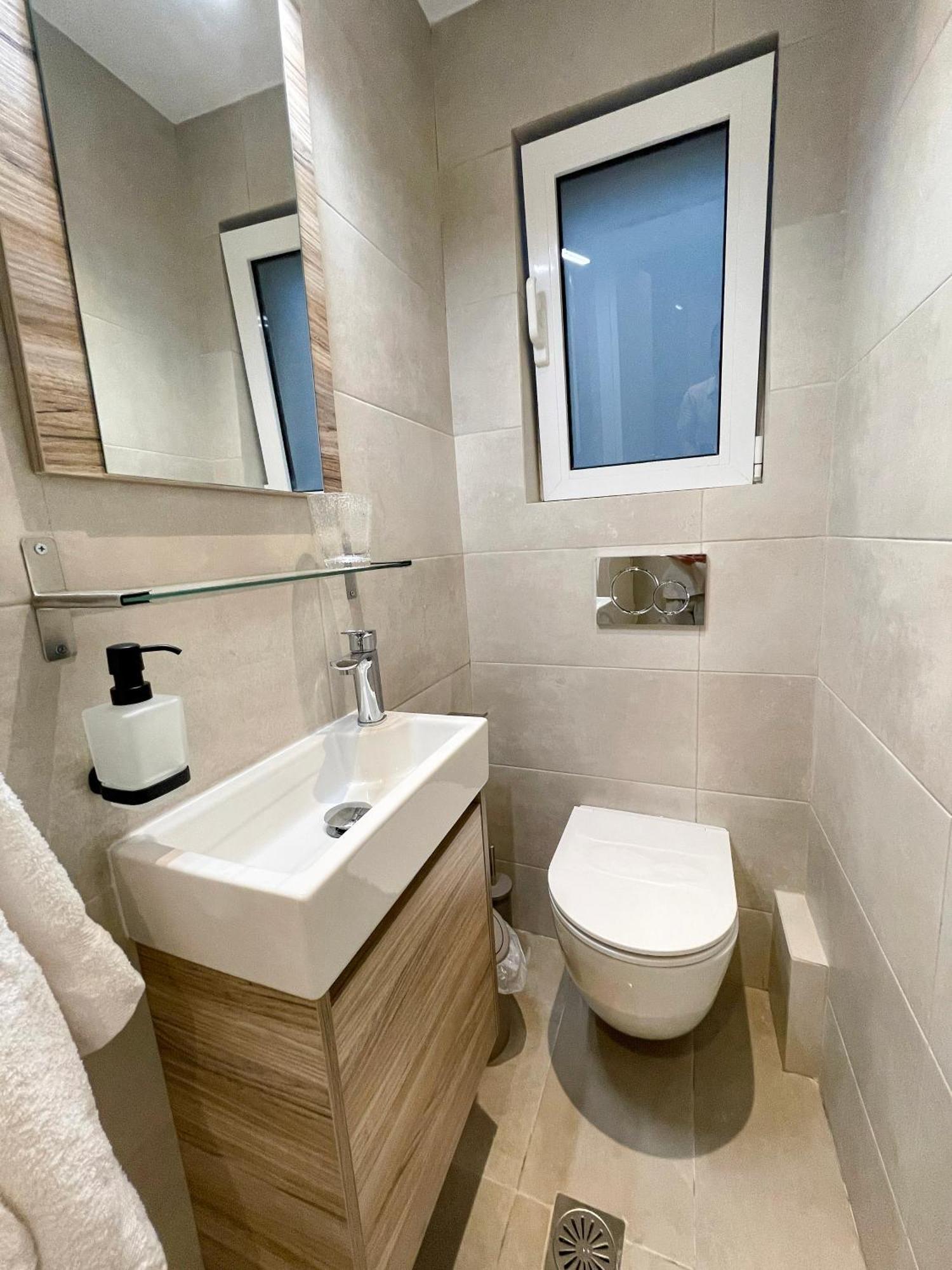 Iris Apartment เอเธนส์ ภายนอก รูปภาพ